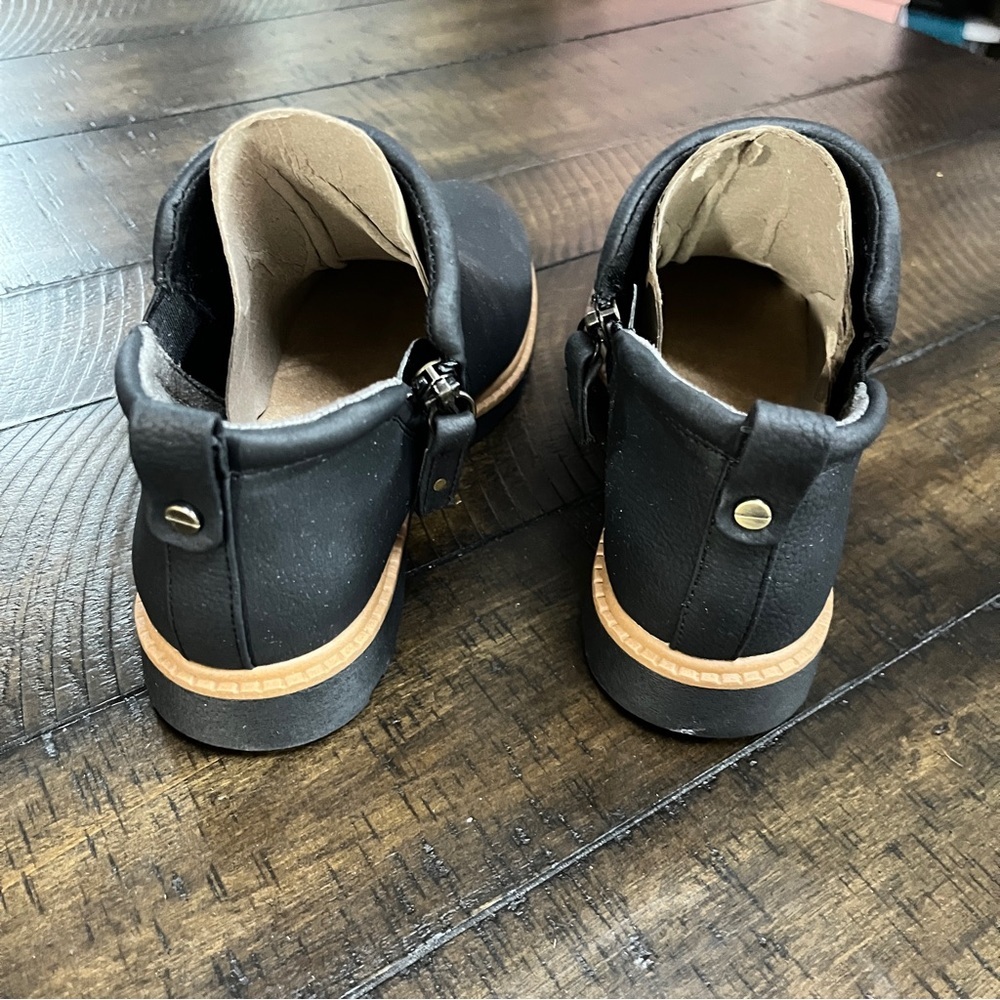 Dr. Scholl's Margo Lug Sole Black Chelsea Boots, 6M - Picture 4 of 7